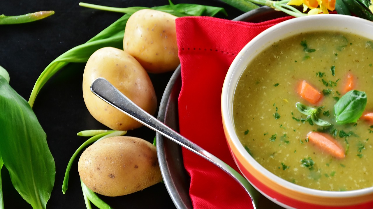 Sopa de cenoura e coentros